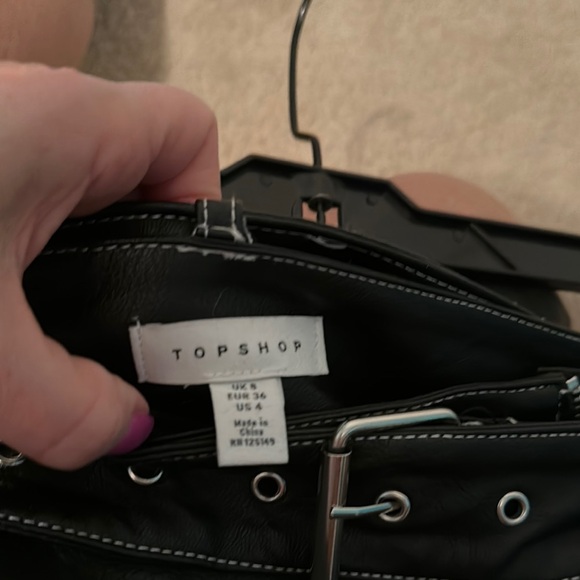 Black‎ Skirt with Belt - Picture 3 of 3